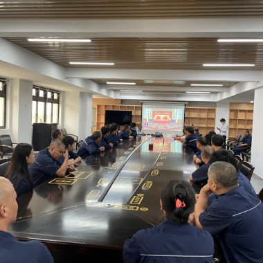 必发bifa电气集团组织集中收看党的二十大开幕会盛况